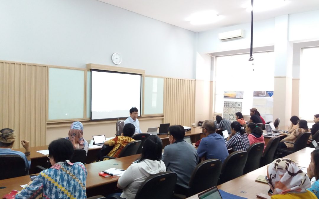 TRAINING PEMANFAATAN E-JOURNAL EMERALD DAN PUBLIKASI KE JURNAL INTERNASIONAL